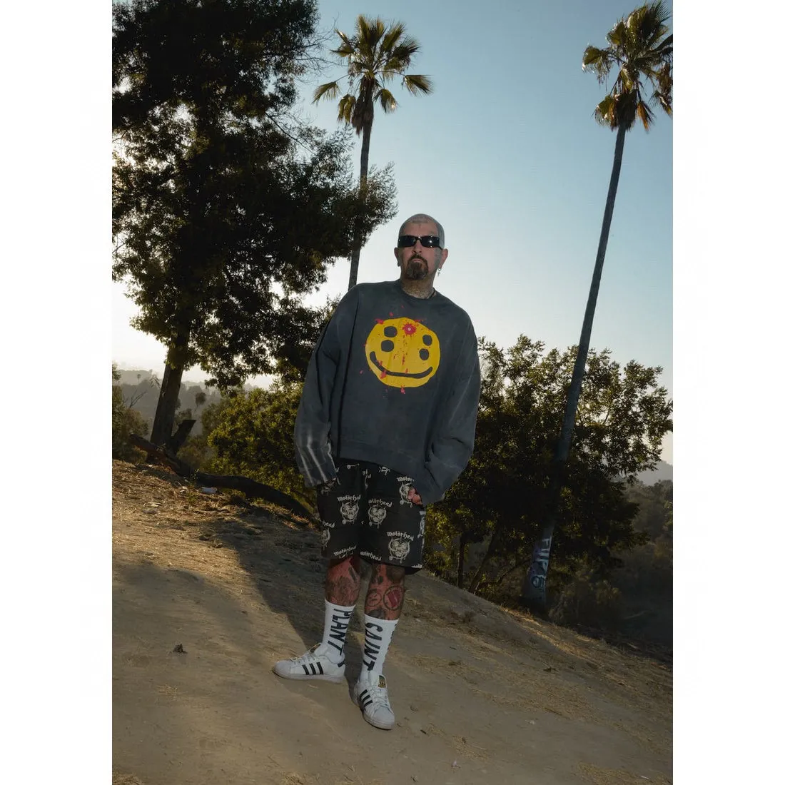 SAINT Mxxxxxx x CACTUS PLANT FLEA MARKET SMILE SWEATER SHIRT CPFM co-branded sweatshirt with smiley face, washed black S-XL, ready-to-wear Assute dyeing, heavy fermentation washing, multi-position spray fading, ultra-complex manual polishing/destruction treatment/special shearing treatment, special striped cuffs/multi-position shearing/pure handmade graffiti and dirty The only correct co-branded main wheat label/wash water label/little angel anti-counterfeiting label in the entire network